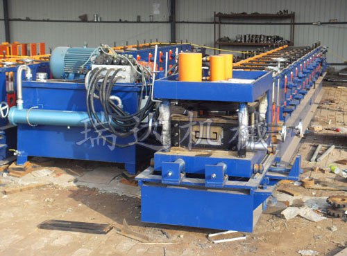 液压驱动C型钢机