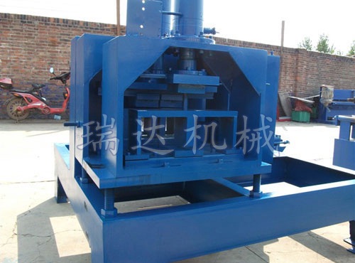 飞锯冲孔C型钢设备