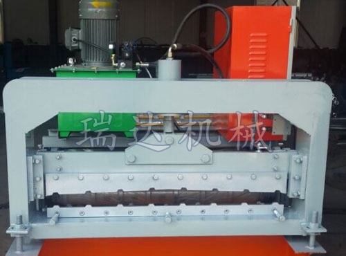 910型彩钢压瓦机