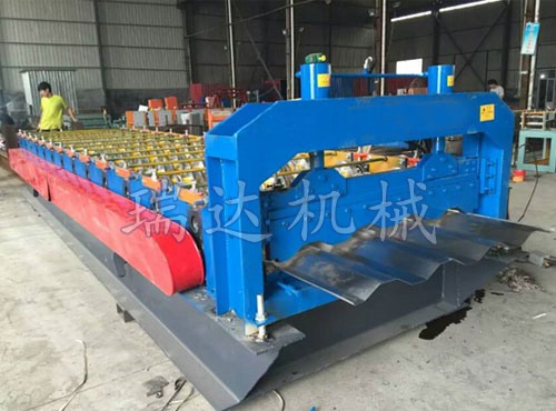 大型车厢板设备